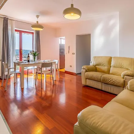 Awesome In With Kitchen דירה