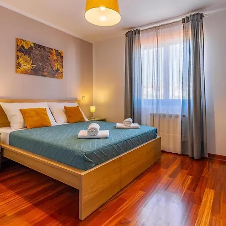 Apartman Awesome In With Kitchen